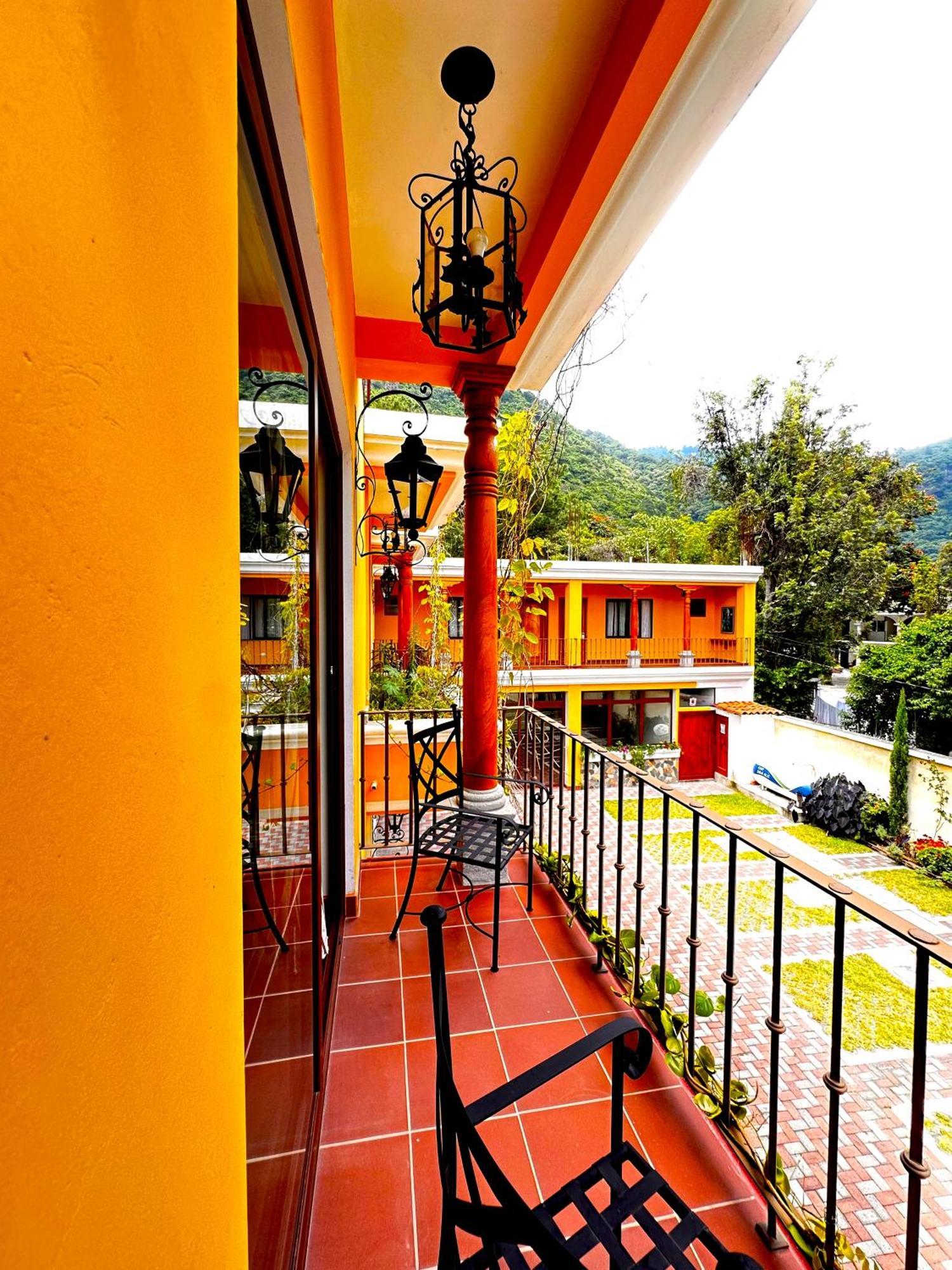 Hotel Jotam Panajachel Exterior photo